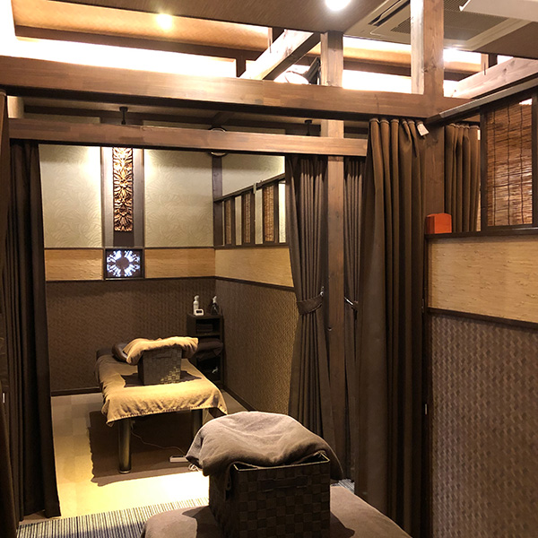 半個室の施術ルーム